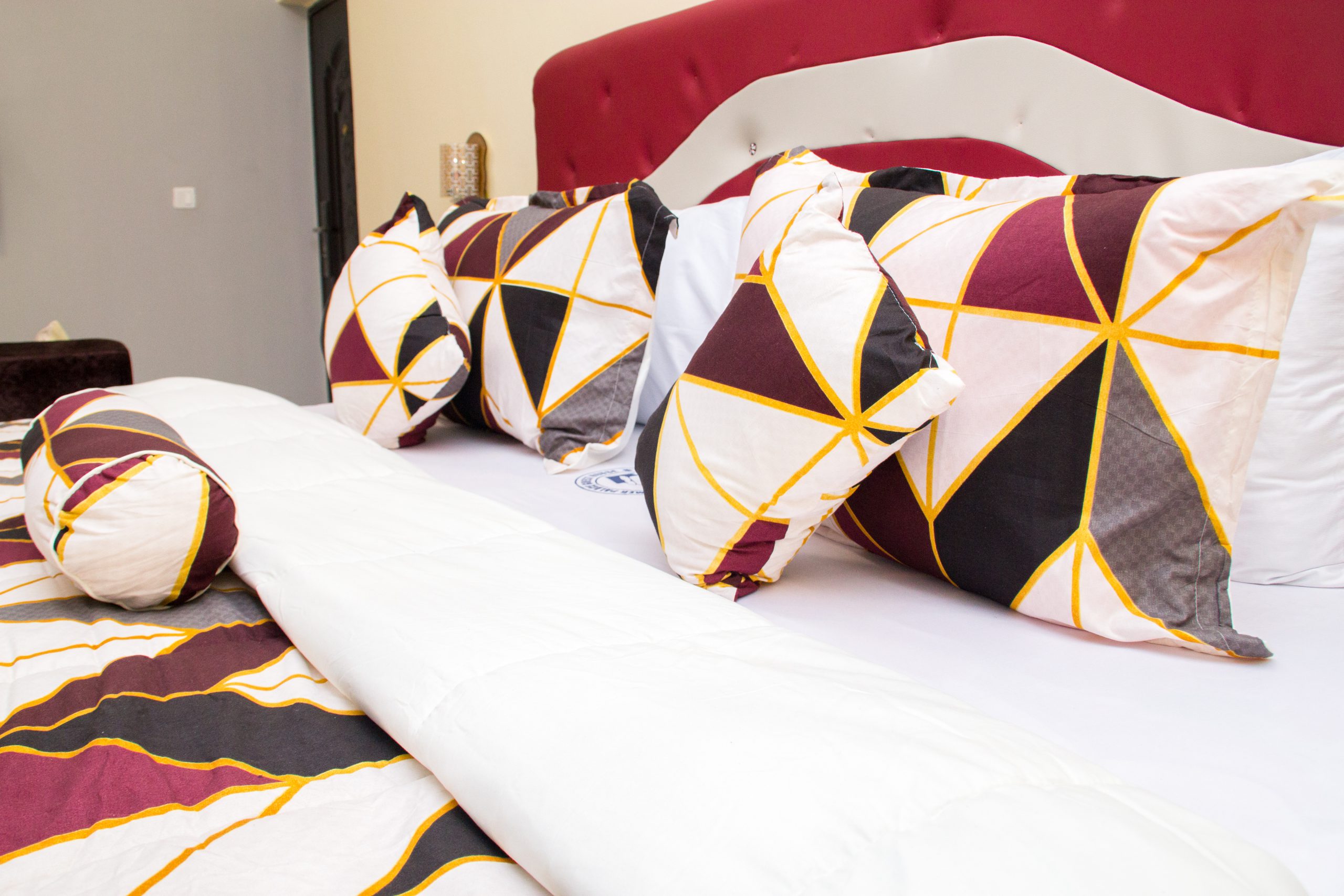 Enjoy good sleep and recover from long days of work!Good sleep and rest!